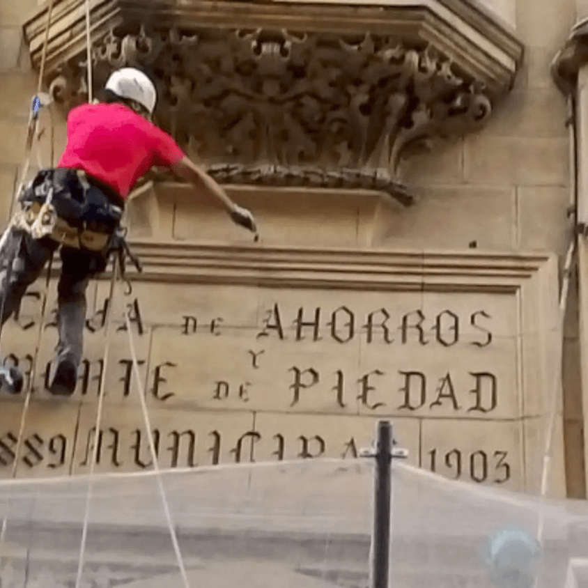 Impermeabilizacion de fachadas mediante trabajos verticales en Donostia Gipuzkoa